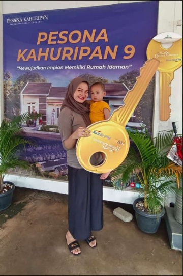 Keluarga Pemilik Rumah Baru